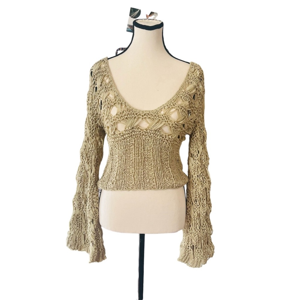 Q Point open raw knit crop sweater